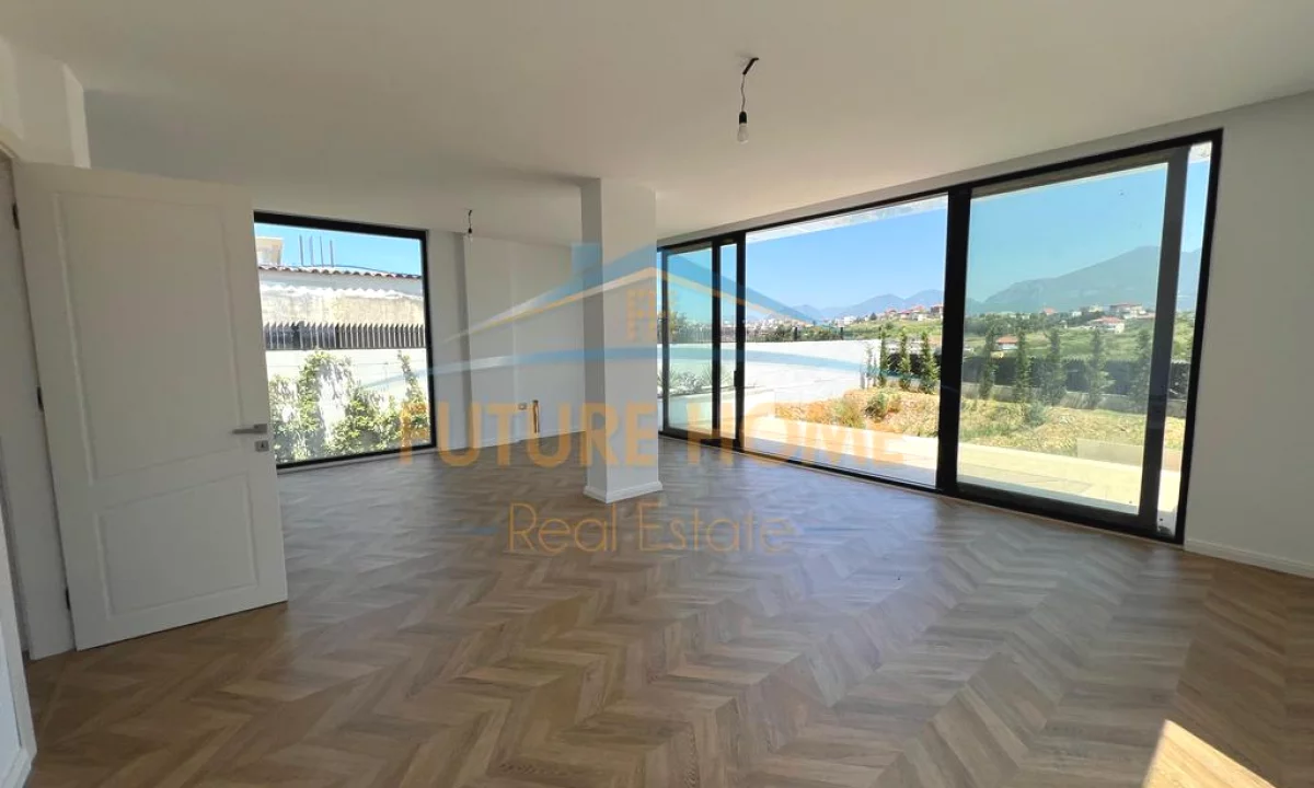 Shtepi ne shitje Vila Luksoze ne Tirane, 4+1, Mobilimi Bosh, pa mobiluar, Pagesa 980,000  Euro.