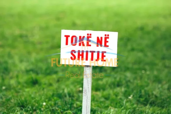 Truall ose Toke ne Himare - 675,000 Euro