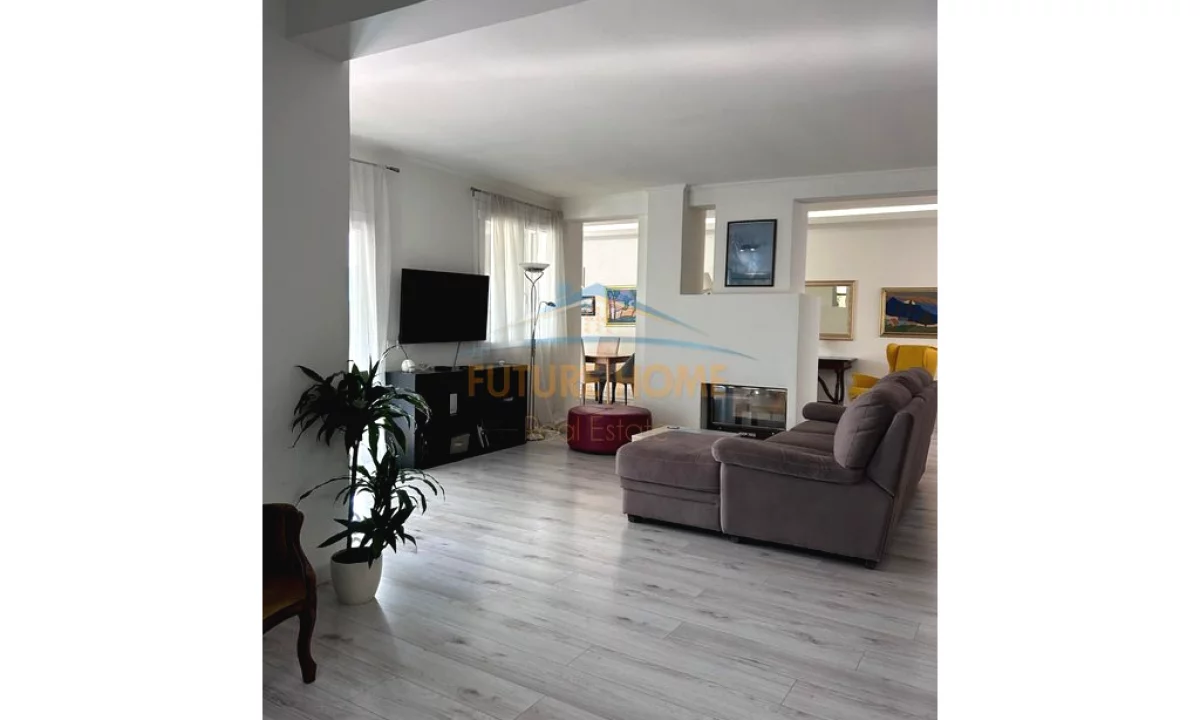 Penthouse (panoramic top floor) for sale in Tirana 2+1, Furnished