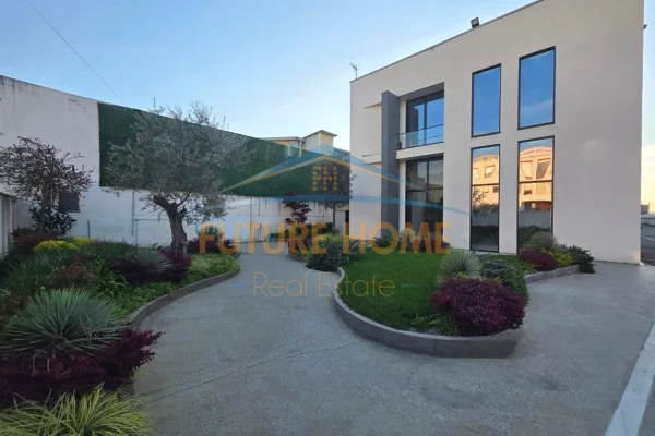 Ambient biznesi me qera 3+1 ne Tirane - 8,000 Euro