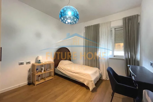 Shtepi me qera Apartament ne Tirane, 2+1, Mobilimi E mobiluar, Pagesa 950  Euro.