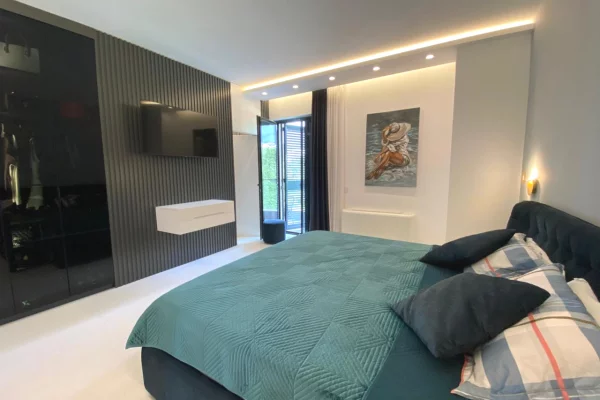Shtepi ne shitje Apartament ne Tirane, 4+1, Mobilimi E mobiluar, Pagesa 700,000  Euro.