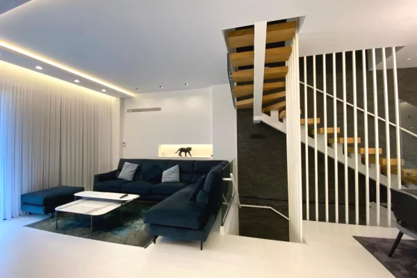 Shtepi ne shitje Apartament ne Tirane, 4+1, Mobilimi E mobiluar, Pagesa 700,000  Euro.