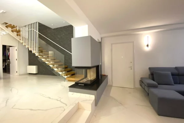 Shtepi ne shitje Apartament ne Tirane, 4+1, Mobilimi E mobiluar, Pagesa 700,000  Euro.