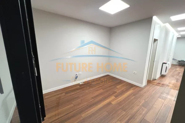 Shtepi ne shitje Apartament ne Tirane, 2+1, Mobilimi Bosh, pa mobiluar, Pagesa 380,000  Euro.