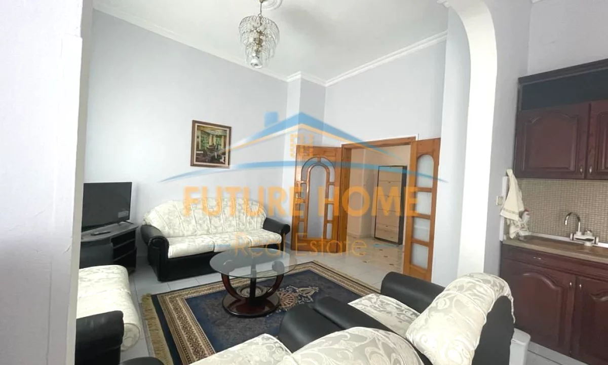 Shtepi me qera Apartament ne Tirane, 2+1, Mobilimi E mobiluar, Pagesa 700  Euro.