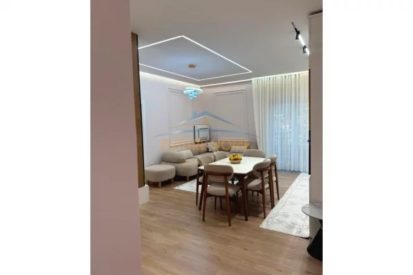 Shtepi me qera Apartament ne Tirane, 2+1, Mobilimi E mobiluar, Pagesa 700  Euro.