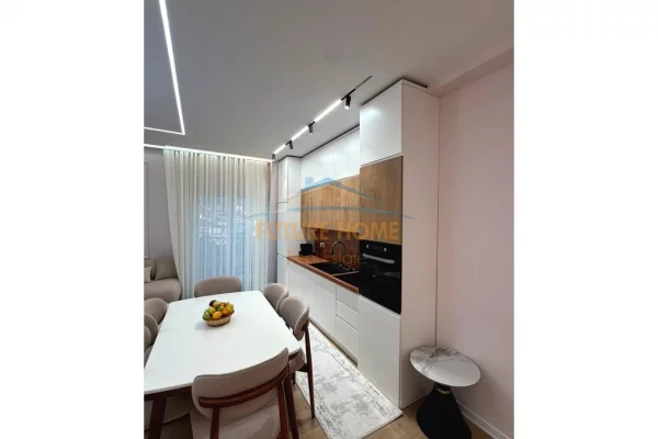 Shtepi me qera Apartament ne Tirane, 2+1, Mobilimi E mobiluar, Pagesa 700  Euro.