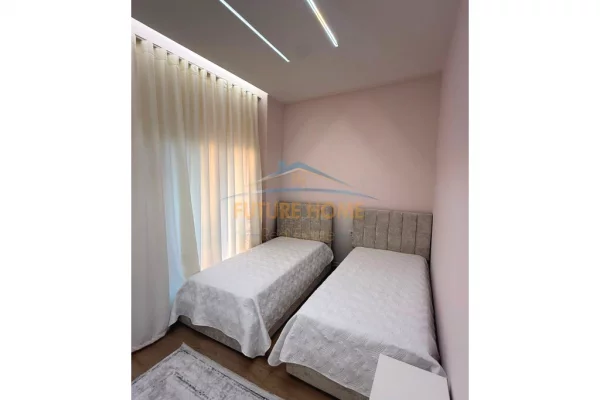 Shtepi me qera Apartament ne Tirane, 2+1, Mobilimi E mobiluar, Pagesa 700  Euro.