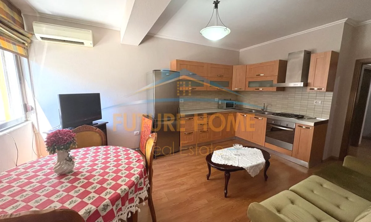 Shtepi me qera Apartament ne Tirane, 2+1, Mobilimi E mobiluar, Pagesa 750  Euro.