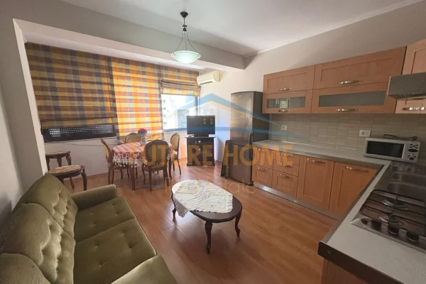 Shtepi me qera Apartament ne Tirane, 2+1, Mobilimi E mobiluar, Pagesa 750  Euro.