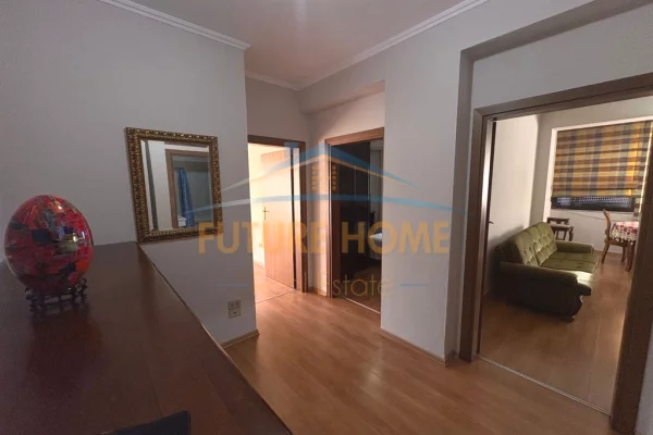 Shtepi me qera Apartament ne Tirane, 2+1, Mobilimi E mobiluar, Pagesa 750  Euro.