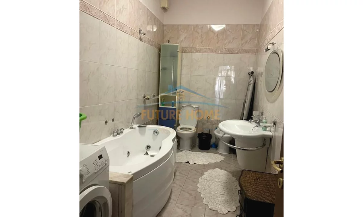 Shtepi ne shitje Apartament ne Tirane, 2+1, Mobilimi E mobiluar, Pagesa 260,000  Euro.