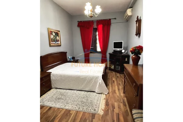 Shtepi ne shitje Apartament ne Tirane, 2+1, Mobilimi E mobiluar, Pagesa 260,000  Euro.