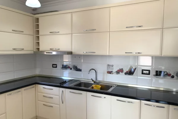 Shtepi me qera Apartament ne Tirane, 1+1, Mobilimi E mobiluar, Pagesa 70,000  Leke.