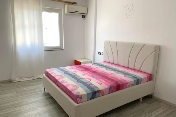 Shtepi me qera Apartament ne Tirane, 1+1, Mobilimi E mobiluar, Pagesa 70,000  Leke.