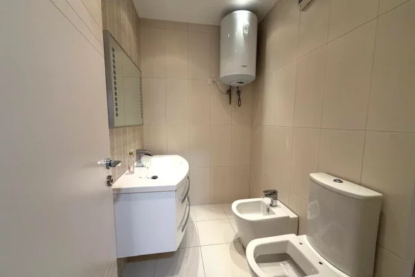 Shtepi me qera Apartament ne Tirane, 2+1, Mobilimi E mobiluar, Pagesa 1,000  Euro.