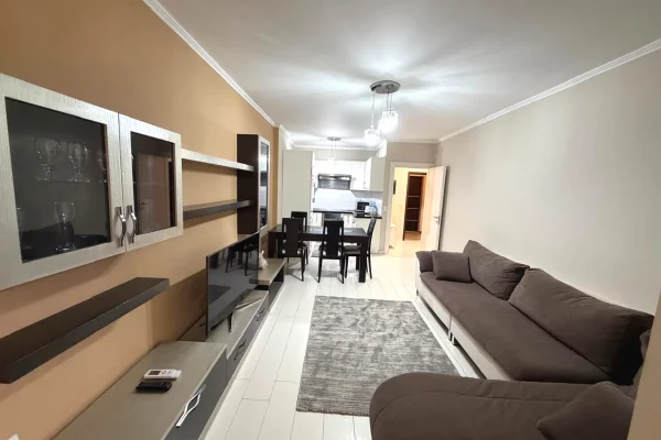 Shtepi me qera Apartament ne Tirane, 2+1, Mobilimi E mobiluar, Pagesa 1,000  Euro.