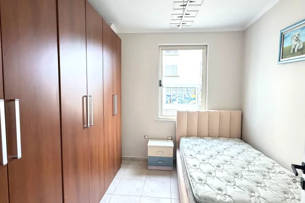 Shtepi me qera Apartament ne Tirane, 2+1, Mobilimi E mobiluar, Pagesa 60,000  Leke.