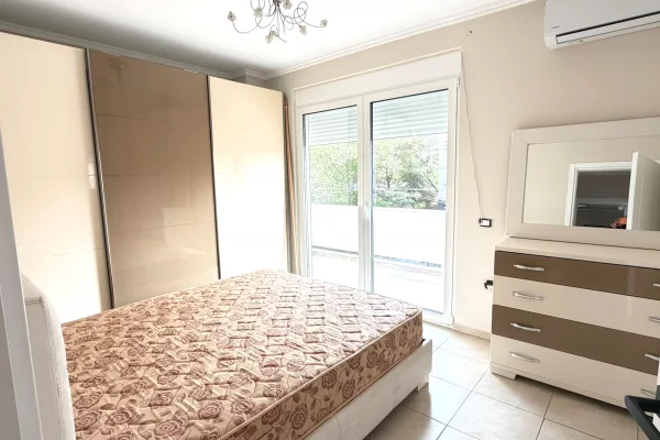 Shtepi me qera Apartament ne Tirane, 2+1, Mobilimi E mobiluar, Pagesa 60,000  Leke.