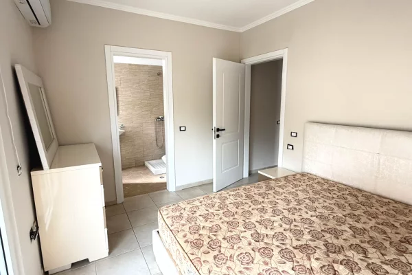 Shtepi me qera Apartament ne Tirane, 2+1, Mobilimi E mobiluar, Pagesa 60,000  Leke.