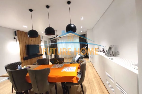 Shtepi me qera Apartament ne Tirane, 2+1, Mobilimi E mobiluar, Pagesa 180,000  Leke.
