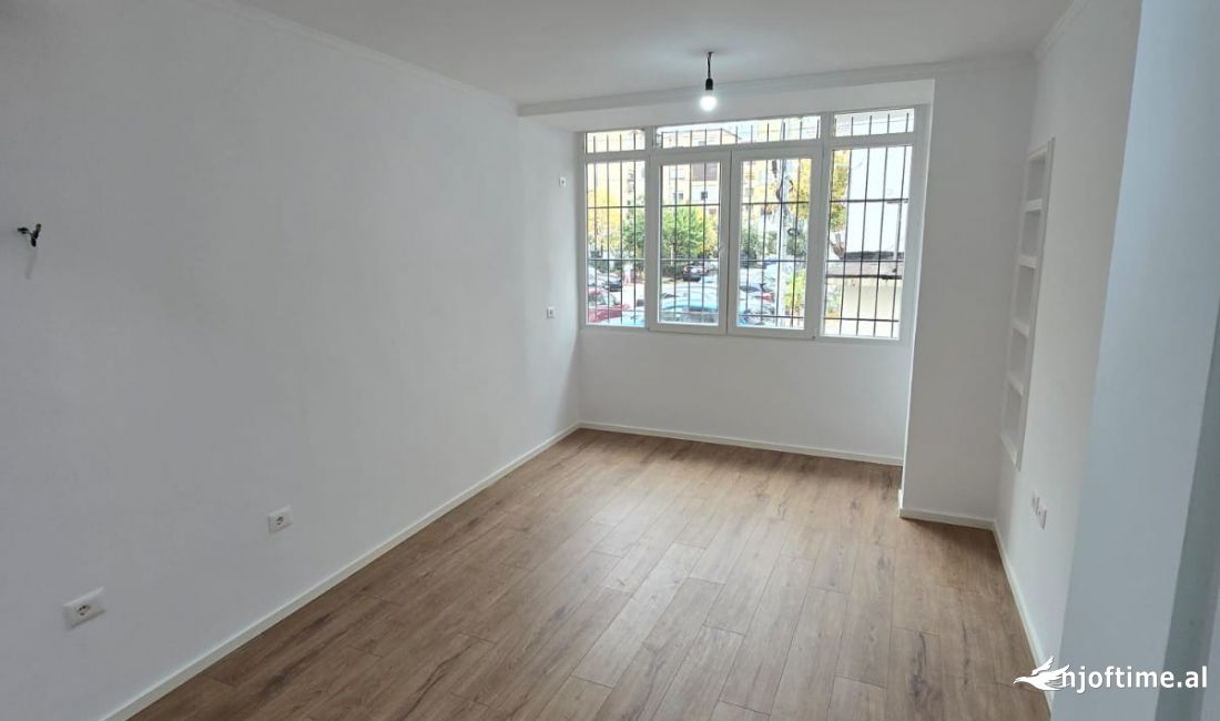 Jepet me qera ambient biznesi Inxhinieria Ndertimit 300 Euro 