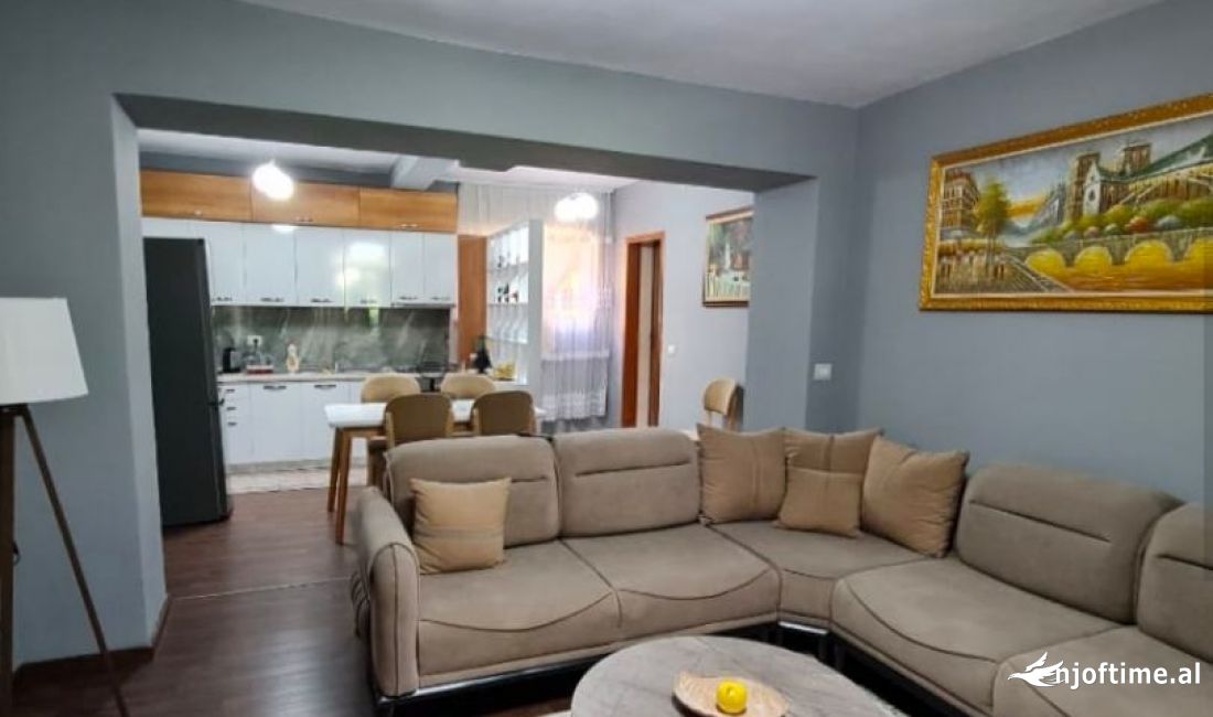 Shtepi me qera Apartament ne Tirane, 2+1, Mobilimi E mobiluar, Pagesa 700  Euro.