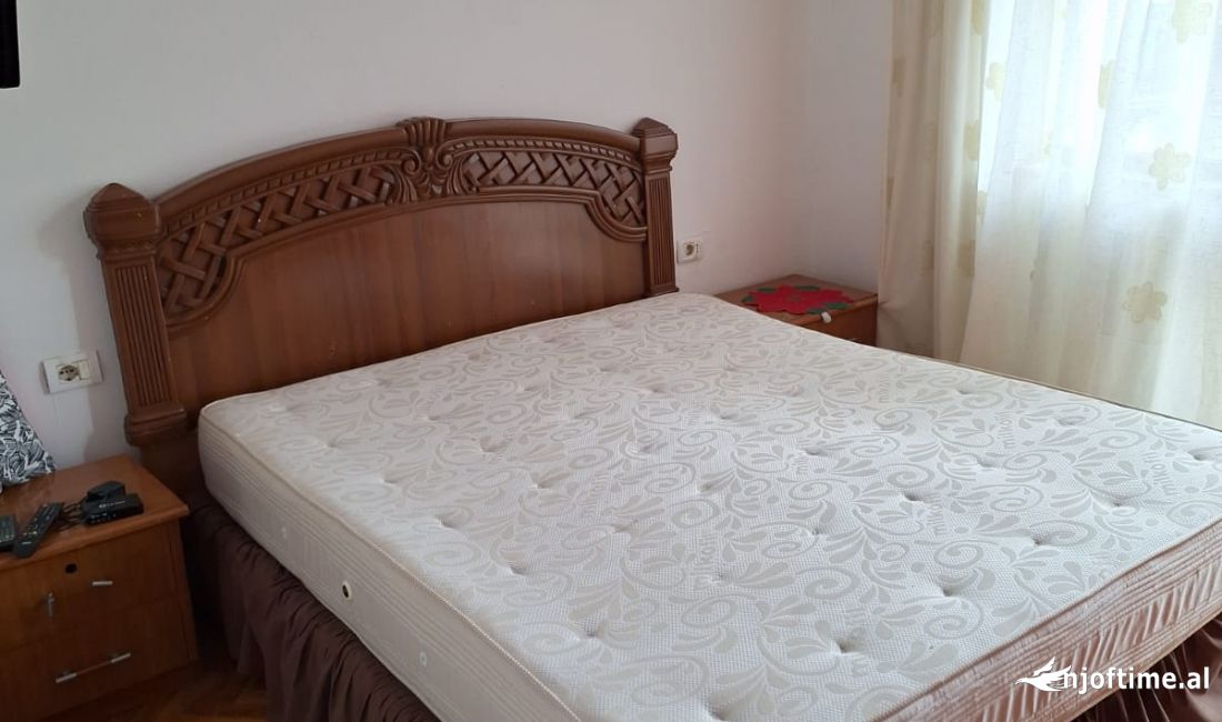 Shtepi me qera Apartament ne Tirane, 1+1, Mobilimi E mobiluar, Pagesa 25,000  Leke.