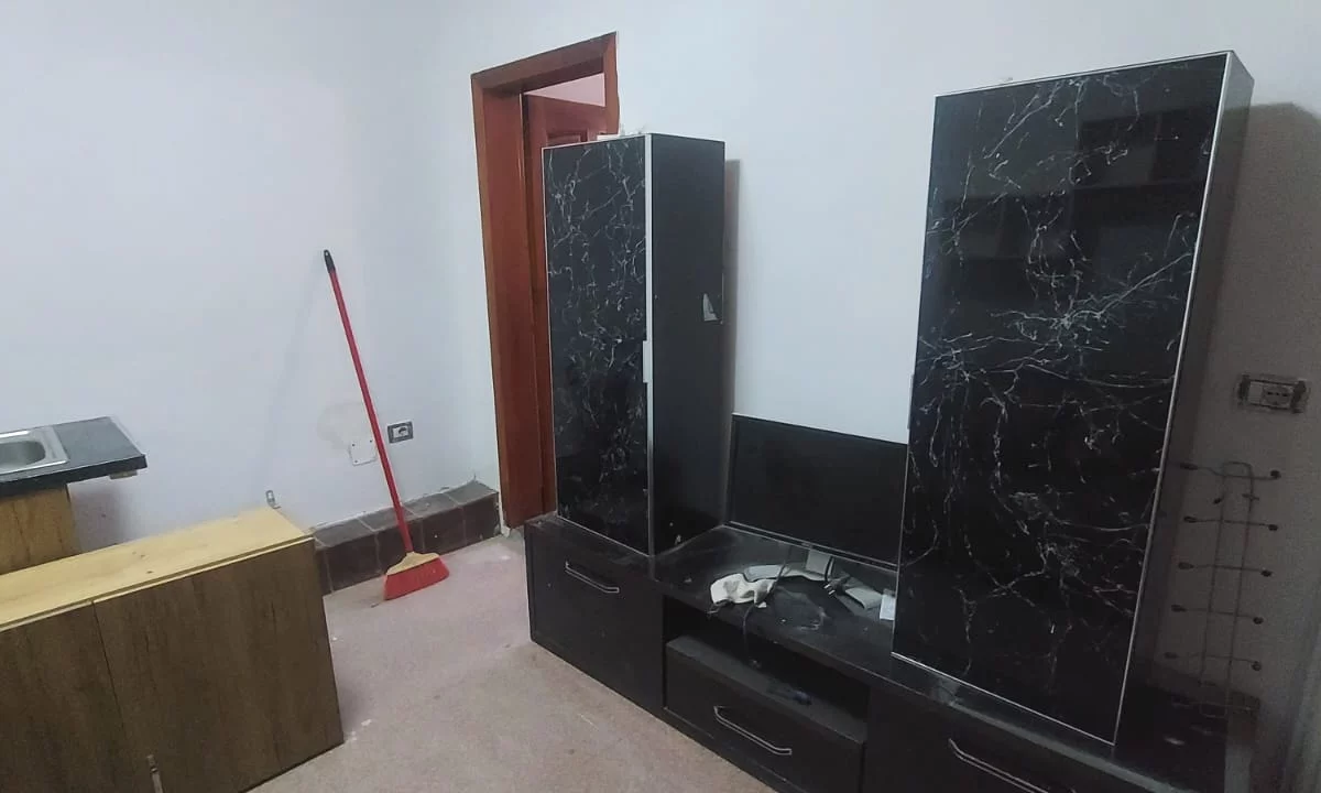 Shtepi me qera Apartament ne Tirane, 1+1, Mobilimi E mobiluar, Pagesa 300  Euro.