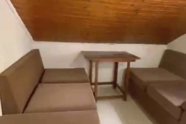 Jepet me qera Papafingo 200 Euro Pazari I Ri