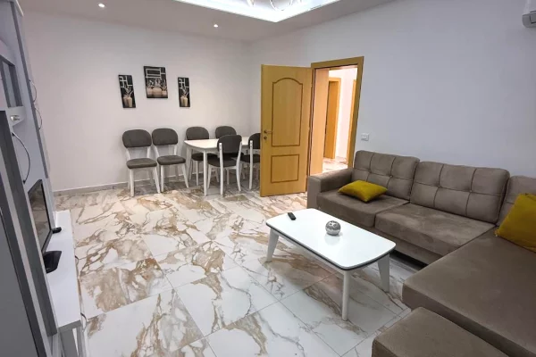 Shtepi me qera 2+1 ne Tirane - 65,000 Leke