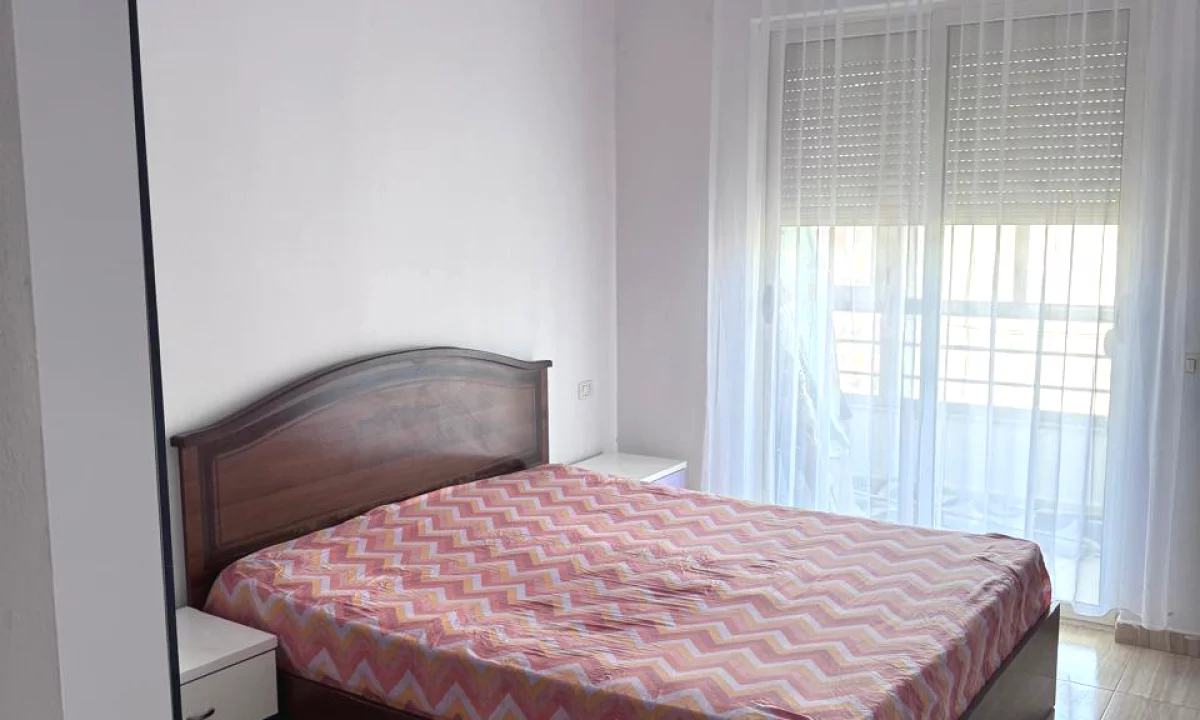 Shtepi me qera Apartament ne Tirane, 1+1, Mobilimi E mobiluar, Pagesa 50,000  Leke.