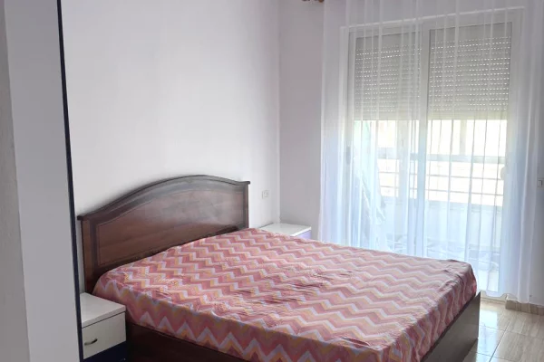 Shtepi me qera 1+1 ne Tirane - 50,000 Leke