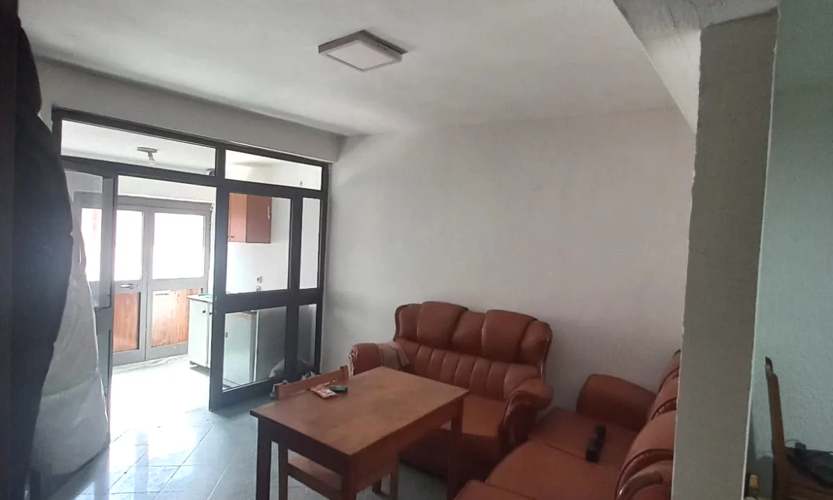 Shtepi me qera Apartament ne Tirane, 1+1, Mobilimi E mobiluar, Pagesa 350  Euro.