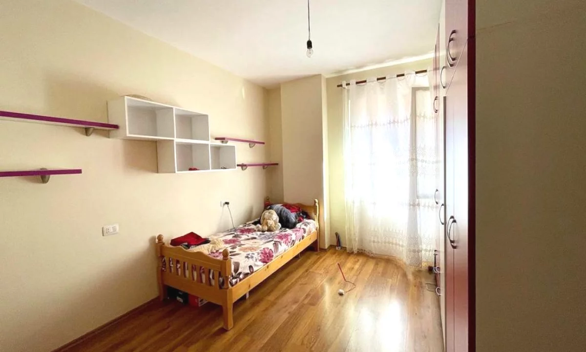 Shtepi me qera Apartament ne Tirane, Garsoniere, Mobilimi E mobiluar, Pagesa 30,000  Leke.
