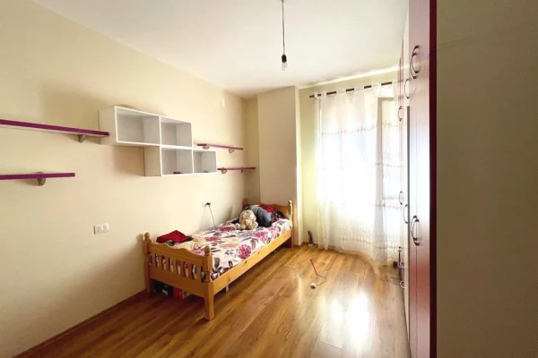 Shtepi me qera Garsoniere ne Tirane - 30,000 Leke