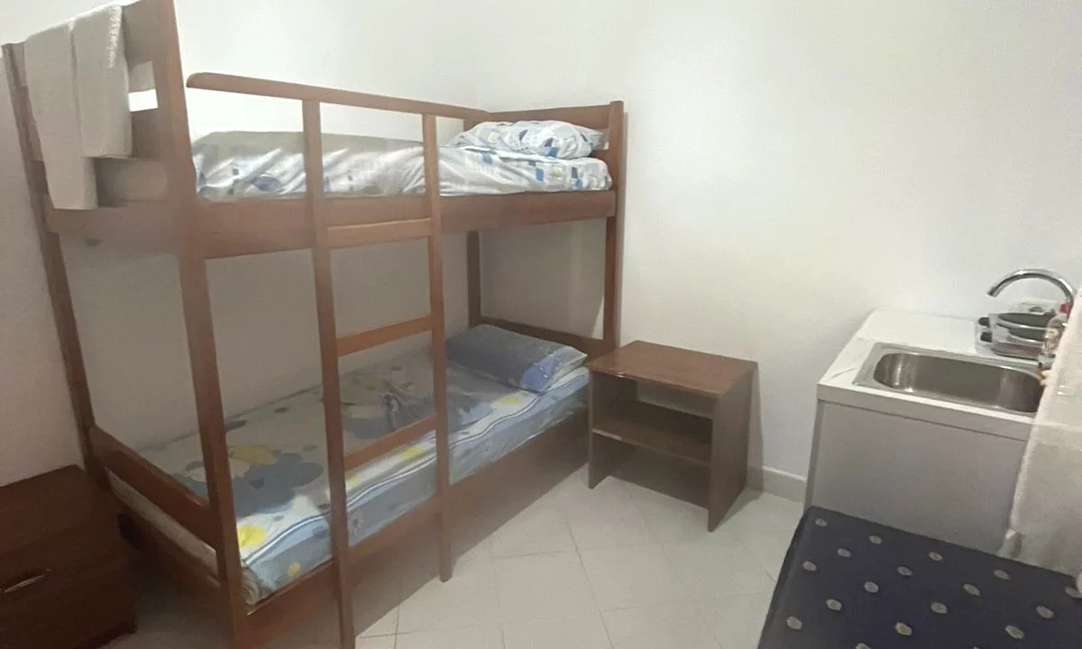 Shtepi me qera Apartament ne Tirane, Garsoniere, Mobilimi E mobiluar, Pagesa 25,000  Leke.