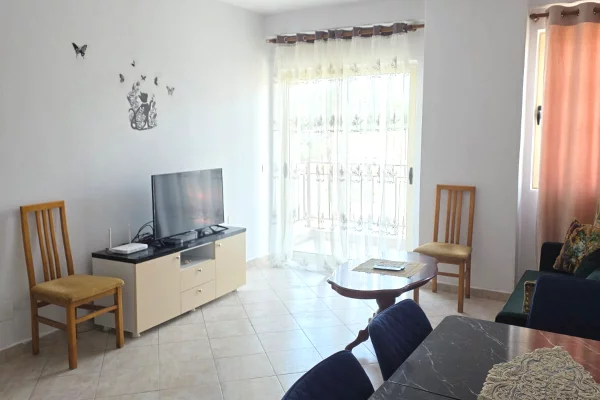 Shtepi me qera 1+1 ne Tirane - 330 Euro