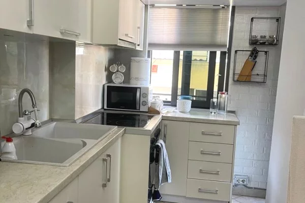 Shtepi me qera Apartament ne Tirane, 1+1, Mobilimi E mobiluar, Pagesa 500  Euro.