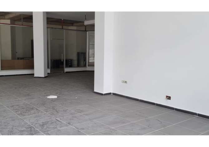 Ambiente Commerciale in Vendita 1+1 a Valona - 200,000 Euro