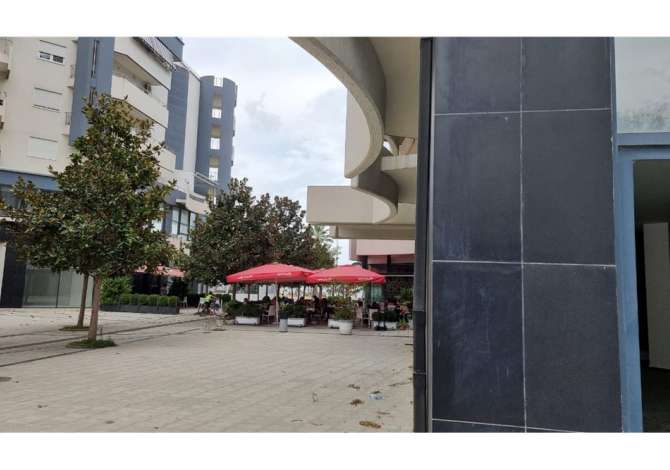 Ambiente Commerciale in Vendita 1+1 a Valona - 200,000 Euro