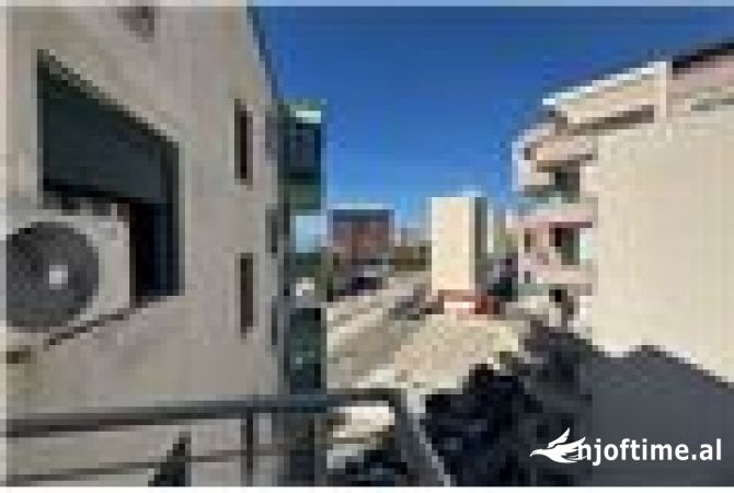 Shtepi me qera Apartament ne Vlore, 2+1, Mobilimi E mobiluar, Pagesa 450  Euro.