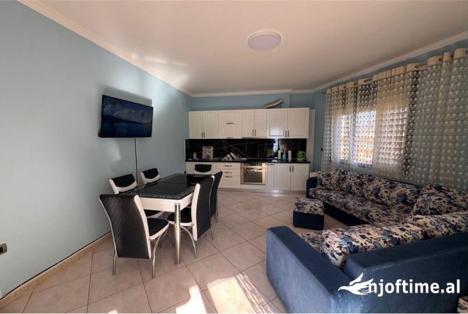 Shtepi me qera Apartament ne Vlore, 2+1, Mobilimi E mobiluar, Pagesa 450  Euro.