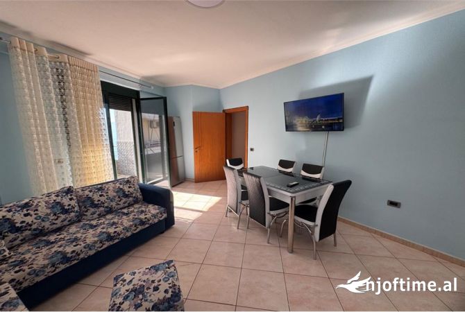 Shtepi me qera Apartament ne Vlore, 2+1, Mobilimi E mobiluar, Pagesa 450  Euro.