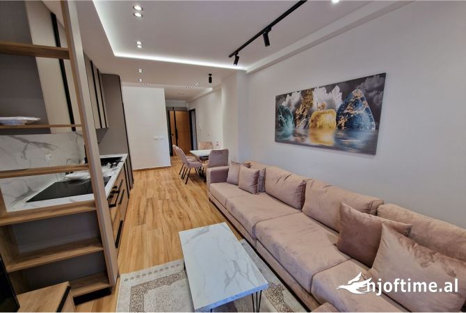 Shtepi me qera Apartament ne Vlore, 2+1, Mobilimi E mobiluar, Pagesa 500  Euro.