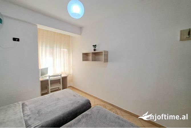 Shtepi me qera Apartament ne Vlore, 2+1, Mobilimi E mobiluar, Pagesa 300  Euro.