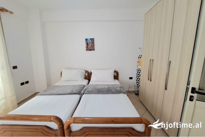 Shtepi me qera Apartament ne Vlore, 2+1, Mobilimi E mobiluar, Pagesa 300  Euro.