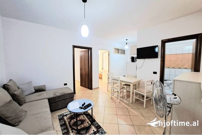 Shtepi me qera Apartament ne Vlore, 2+1, Mobilimi E mobiluar, Pagesa 300  Euro.