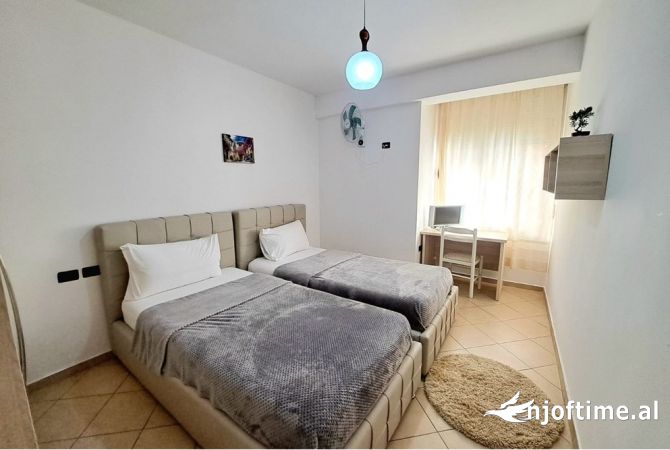 Shtepi me qera Apartament ne Vlore, 2+1, Mobilimi E mobiluar, Pagesa 300  Euro.